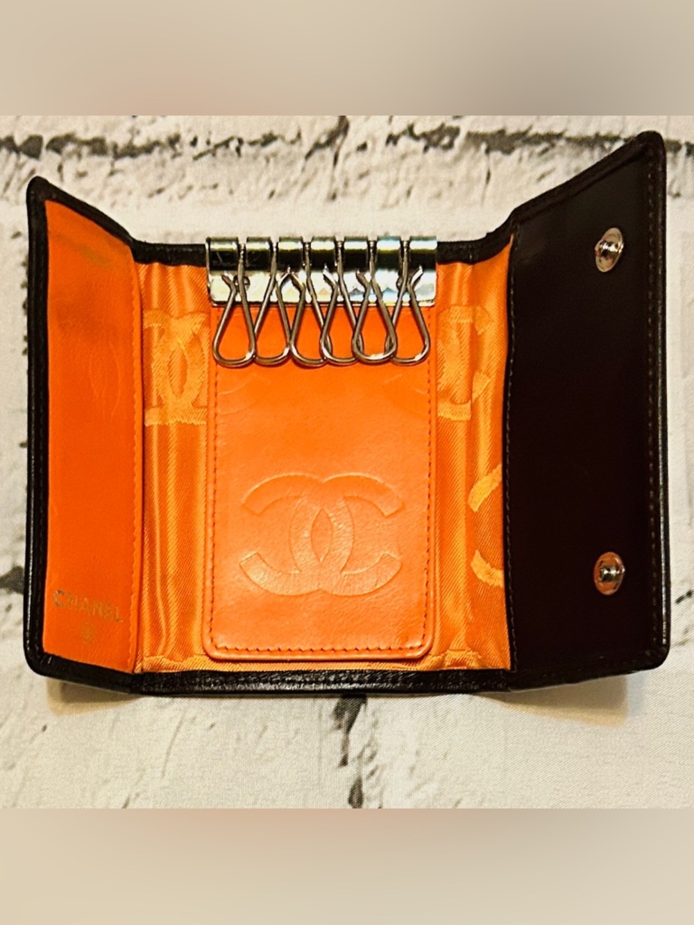 CHANEL Cambon Brown Quilted Leather Key Holder W/ Beige CC Logo (VGUC) - Picture 6 of 15